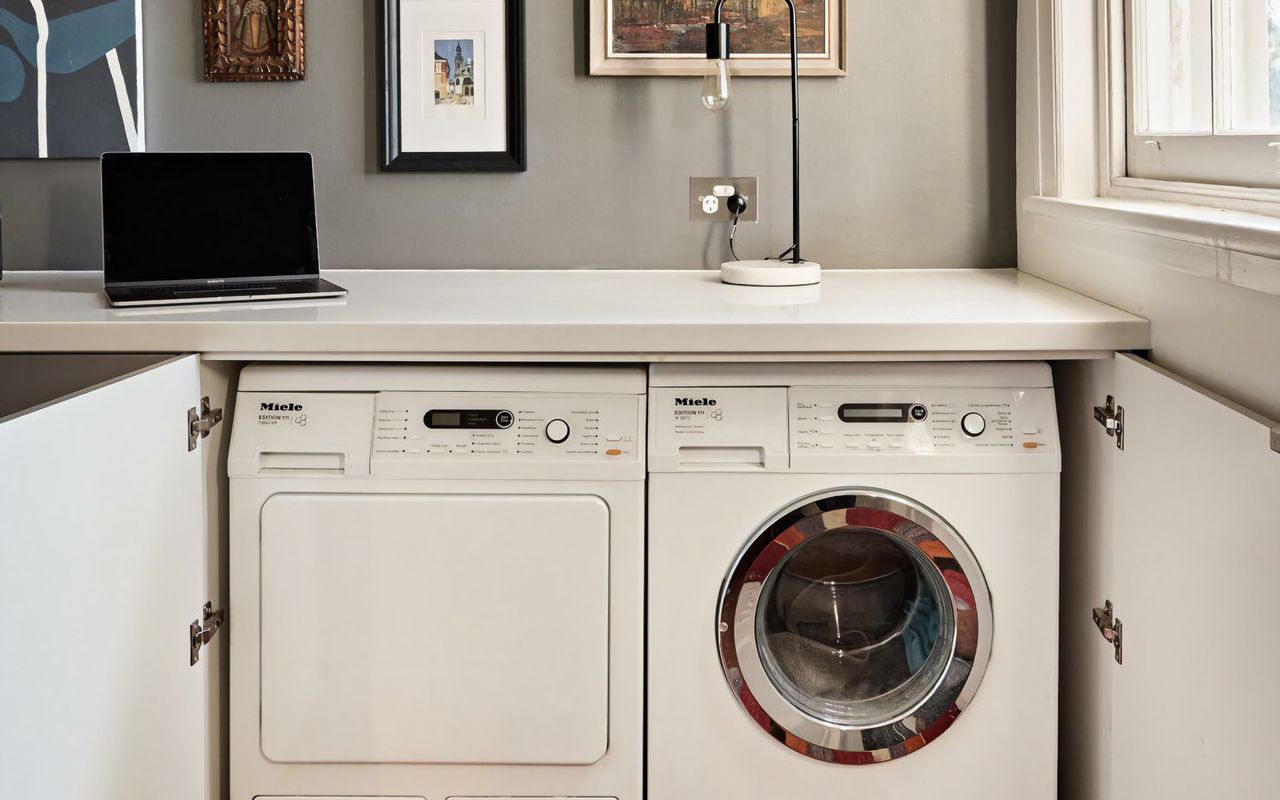 Convenient laundry with efficient washing machine