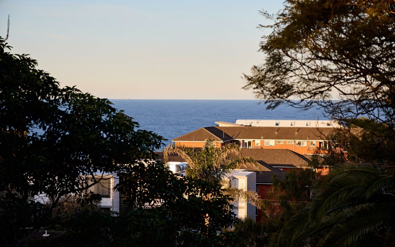 Coogee awaits with its picturesque views and vibrant coastal culture, perfect for a memorable getaway