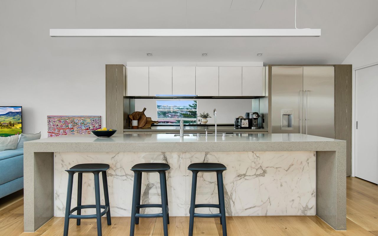 180 Sunset Penthouse IBO/IH7 Luxe