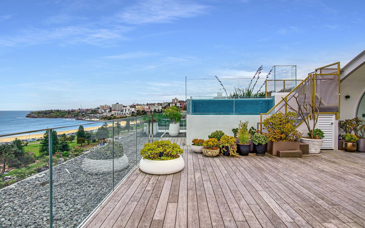 180 Sunset Penthouse IBO/IH7 Luxe