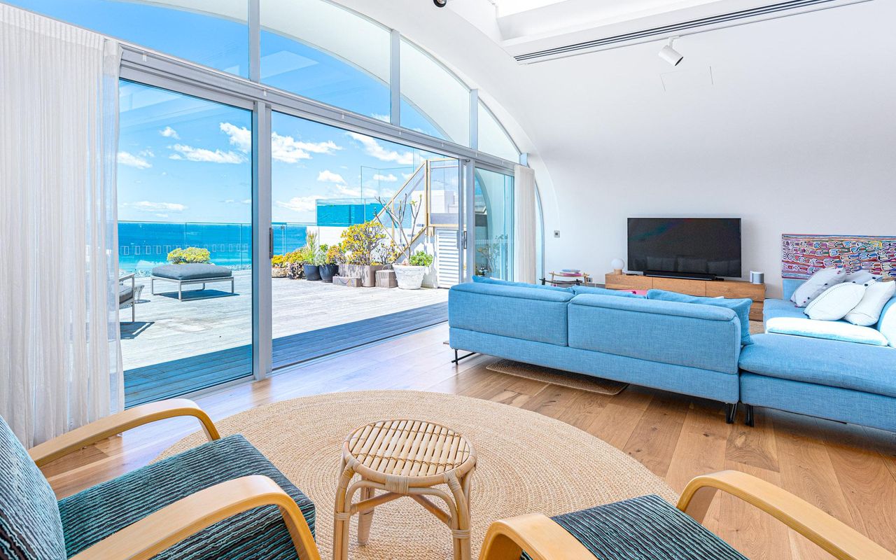 180 Sunset Penthouse IBO/IH7 Luxe