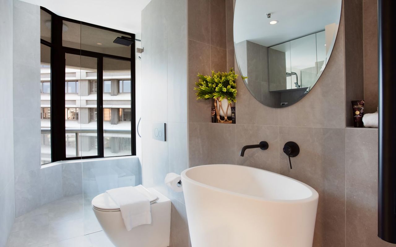 Hydeaway Luxe City Apartment I90