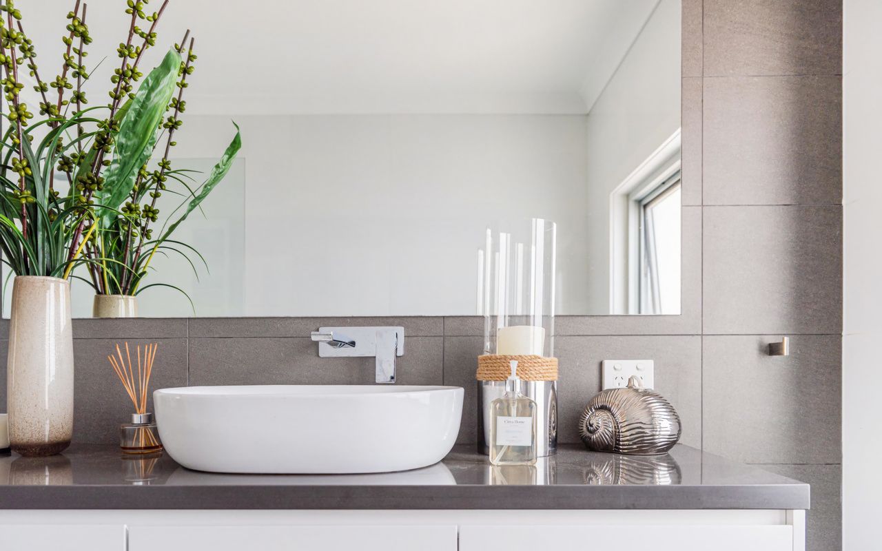 Riverview Residence RH