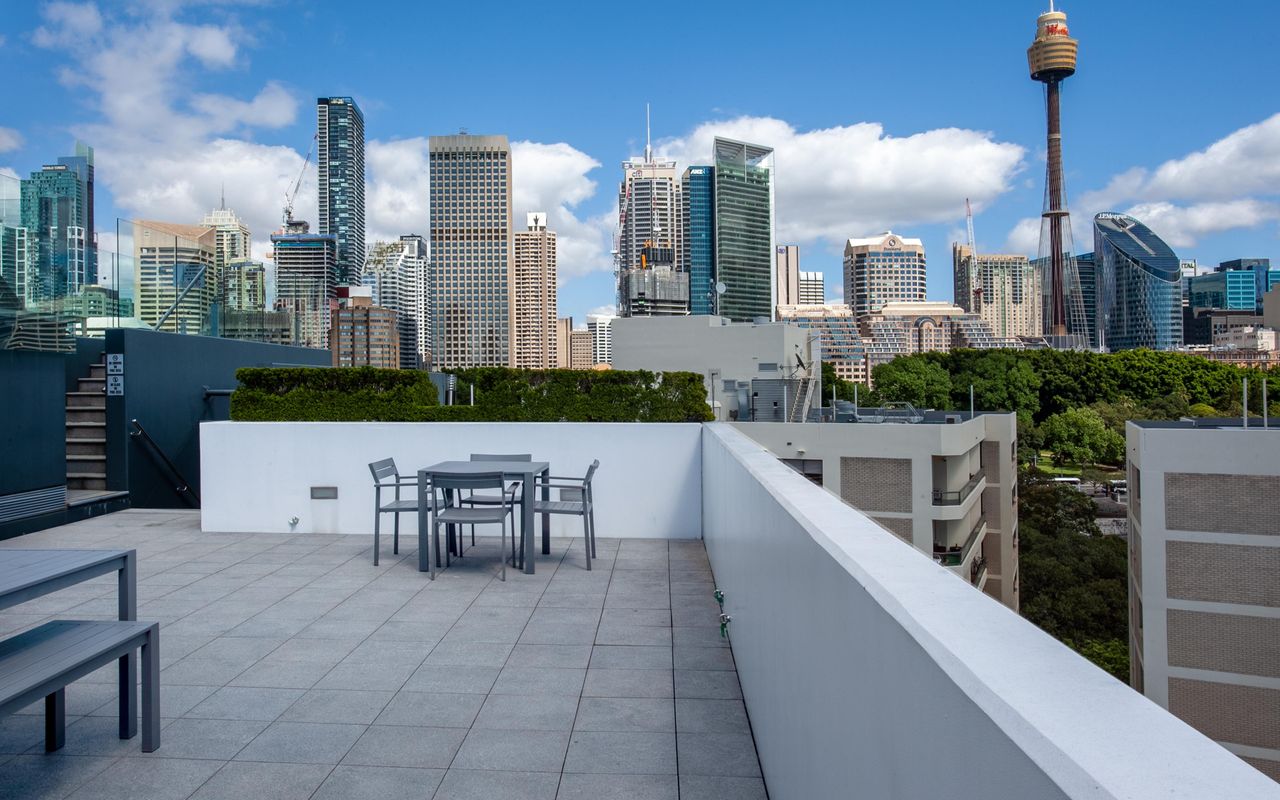 Poolside Glamour Woolloomooloo IH