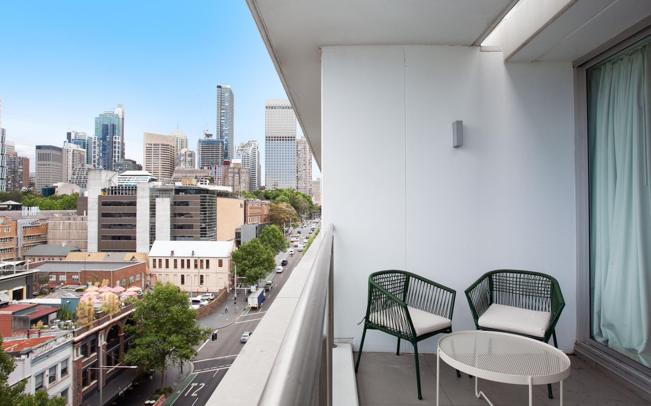 Poolside Glamour Woolloomooloo IH