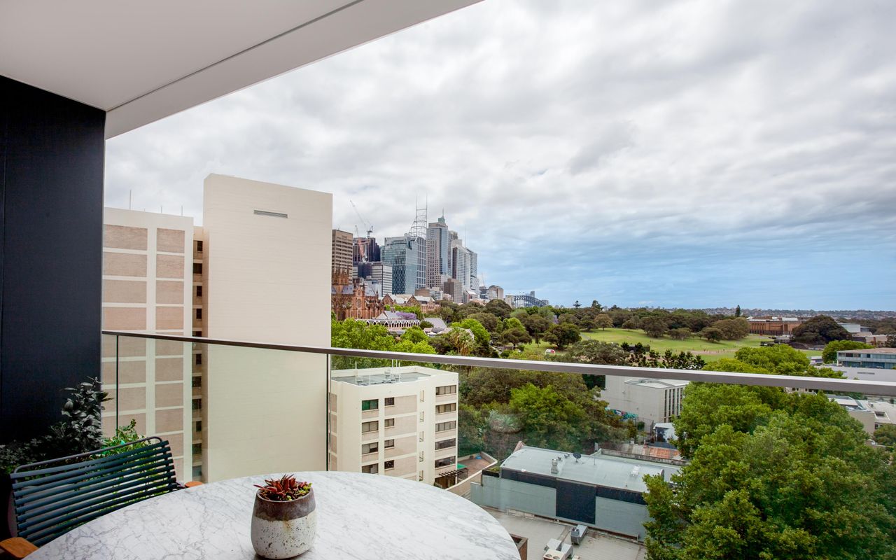 Poolside Glamour Woolloomooloo IH