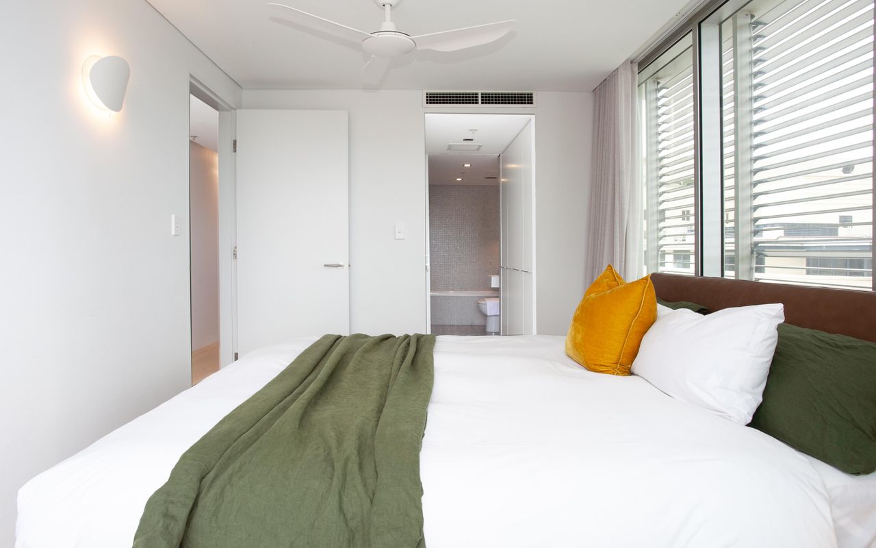 Poolside Glamour Woolloomooloo IH