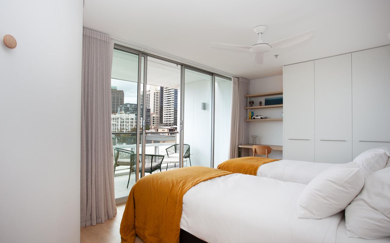 Poolside Glamour Woolloomooloo IH