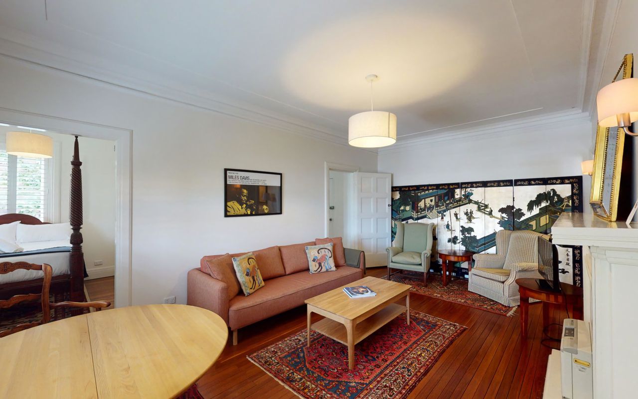 Elegant Art Deco Edgecliff I90