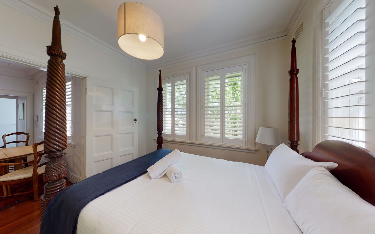 Elegant Art Deco Edgecliff I90