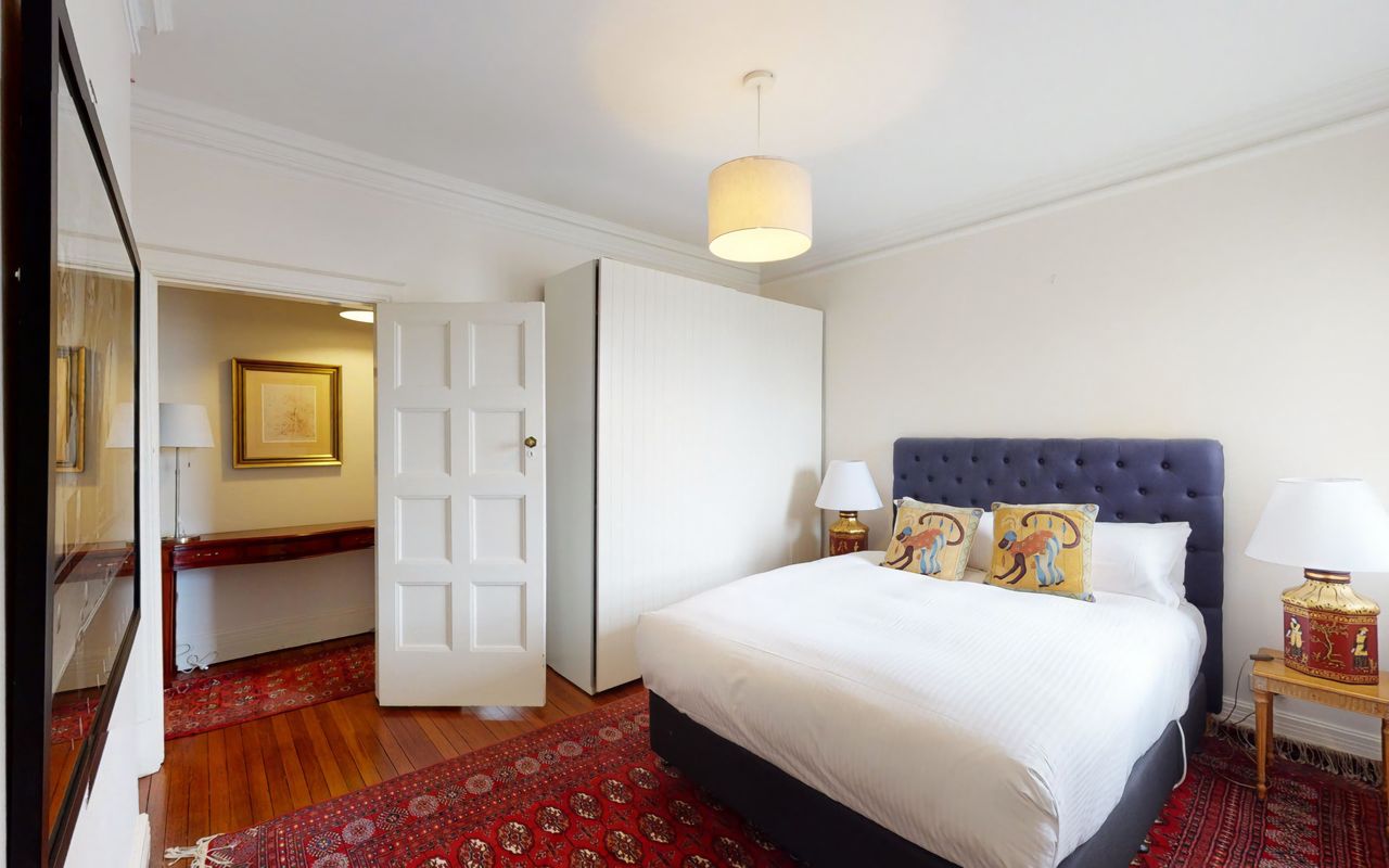 Elegant Art Deco Edgecliff I90