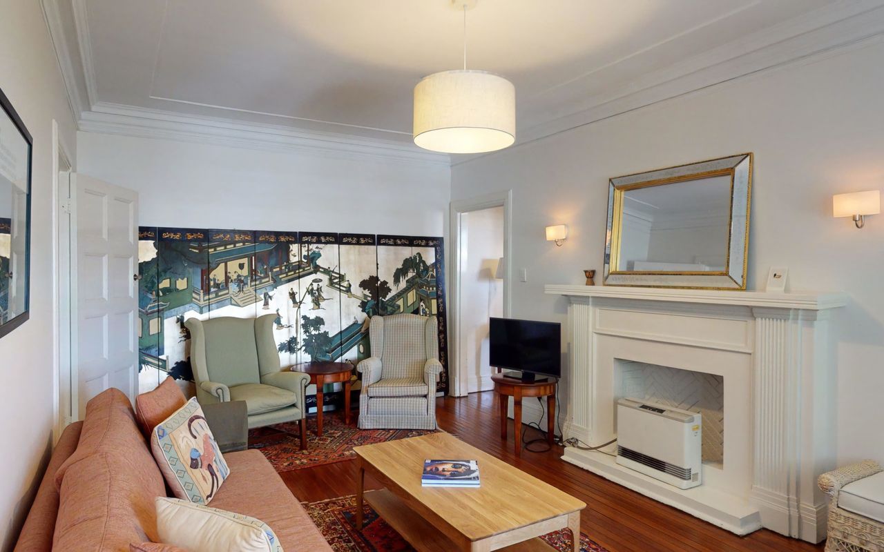 Elegant Art Deco Edgecliff I90