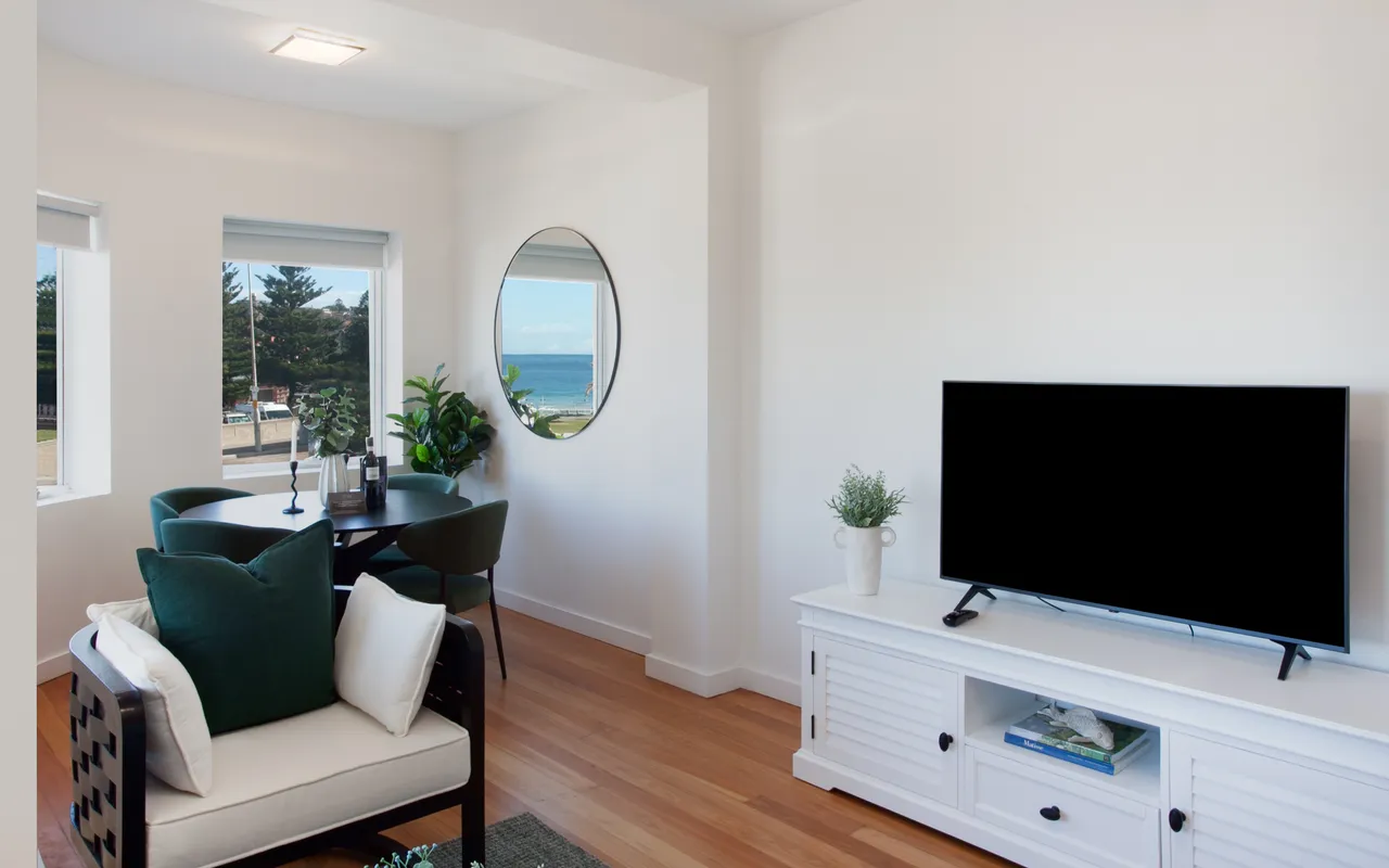 Deco Delight (ISYD)
