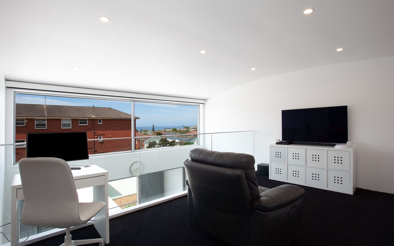 Clovelly Contemporary (IH)