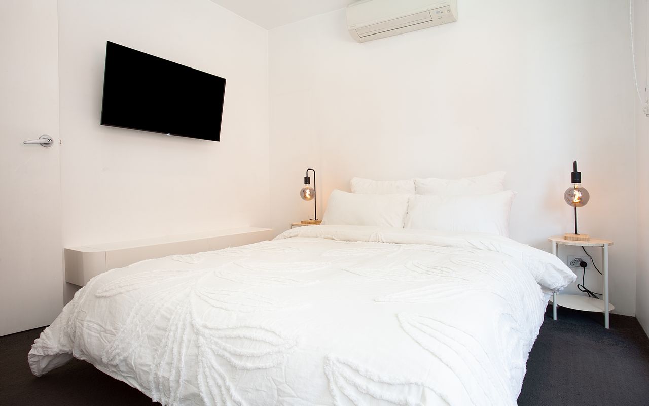 Clovelly Contemporary (IH)