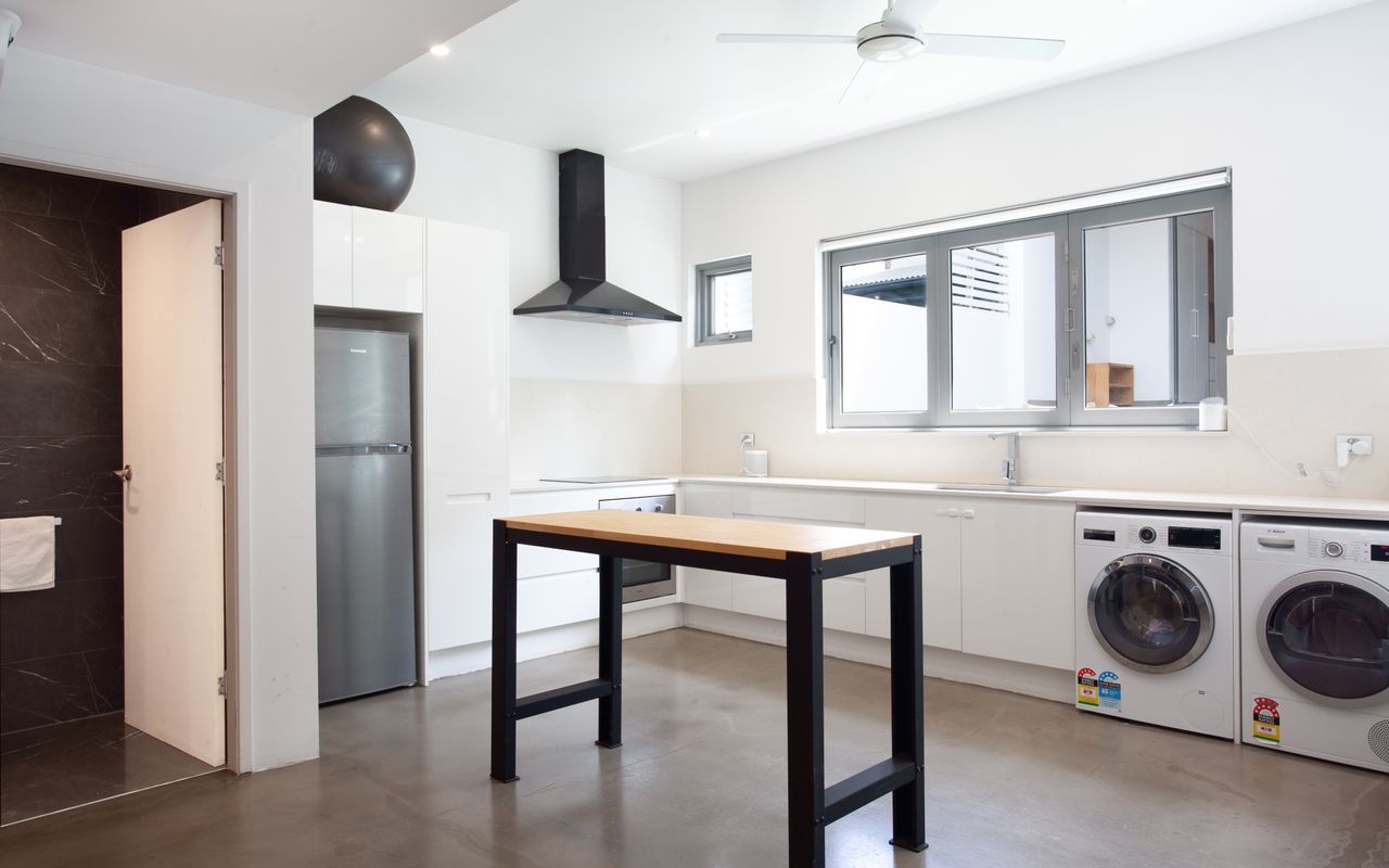Clovelly Contemporary (IH)