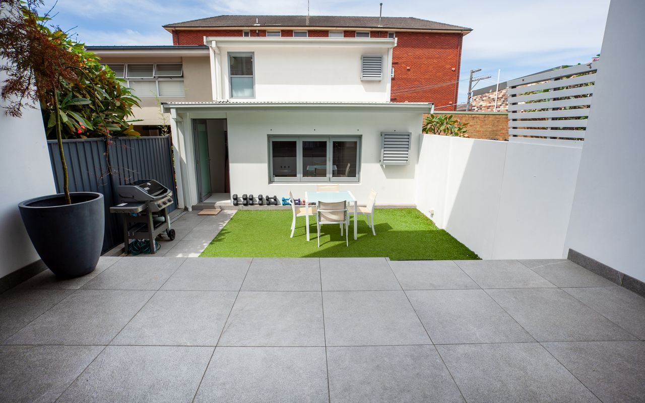 Clovelly Contemporary (IH)
