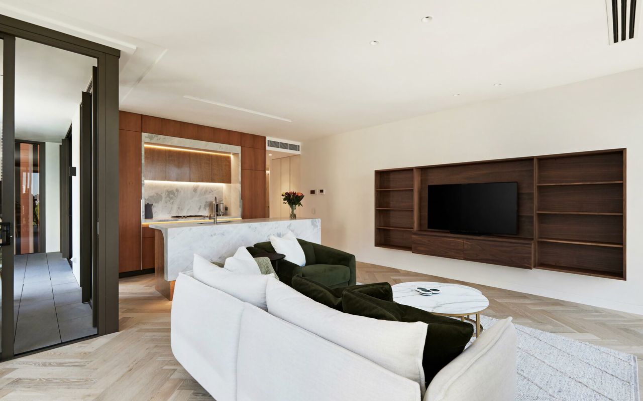 Cosmopolitan City Glamour I90