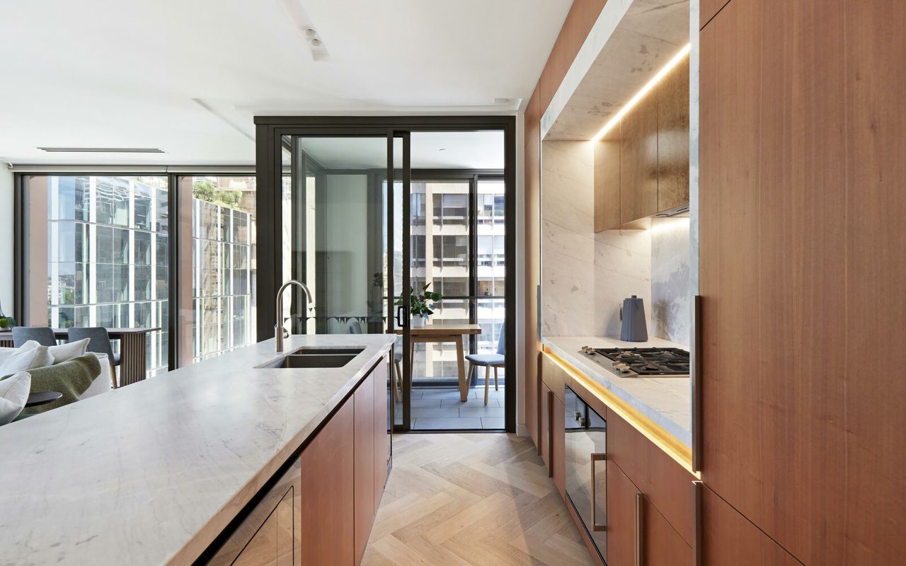 Cosmopolitan City Glamour I90