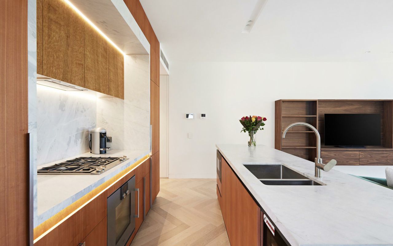 Cosmopolitan City Glamour I90