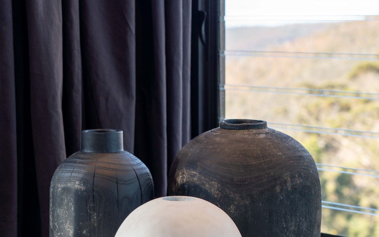 Mountain Top Snug, Studio ITAS
