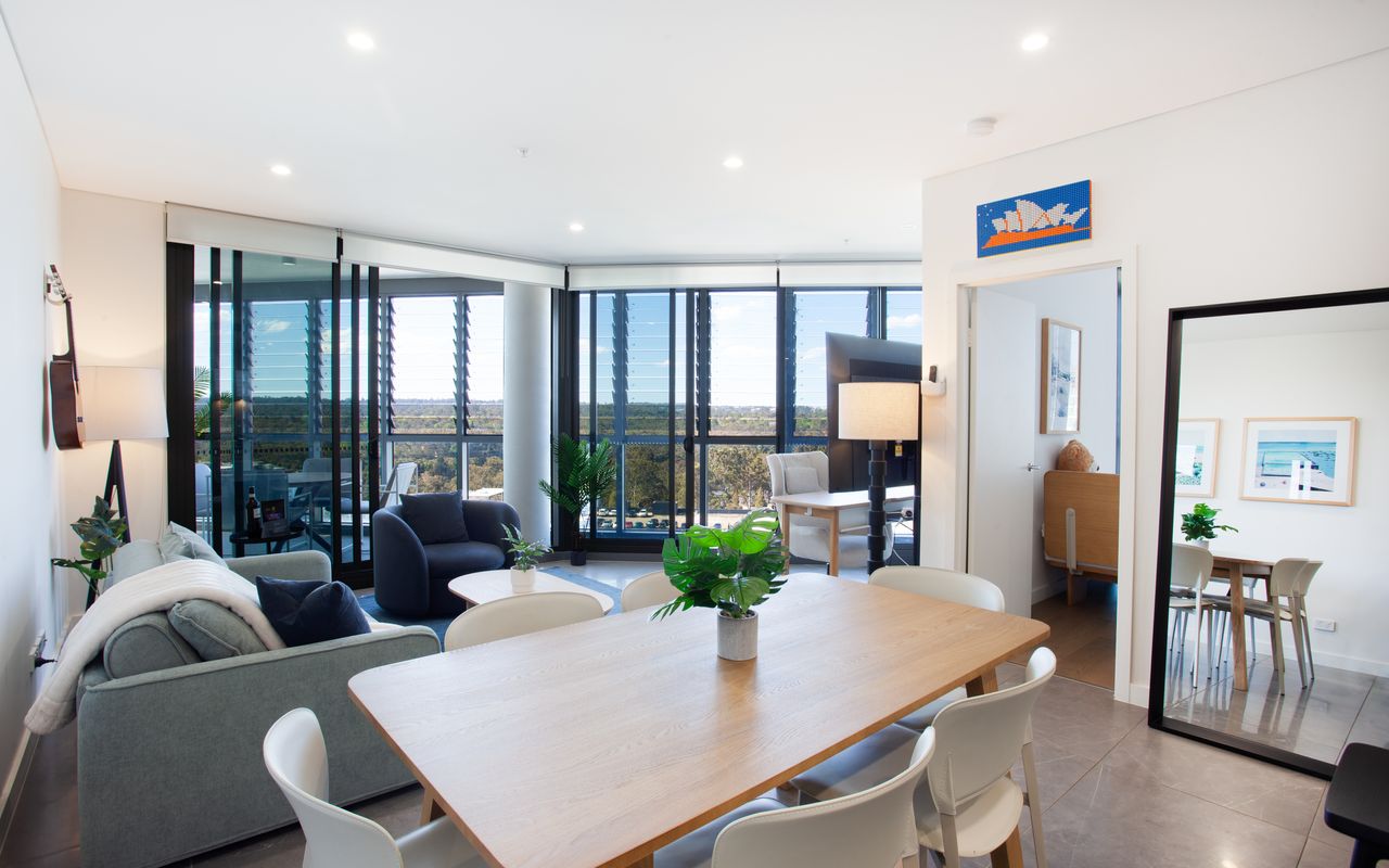 Modern Splendour, Macquarie Park I90