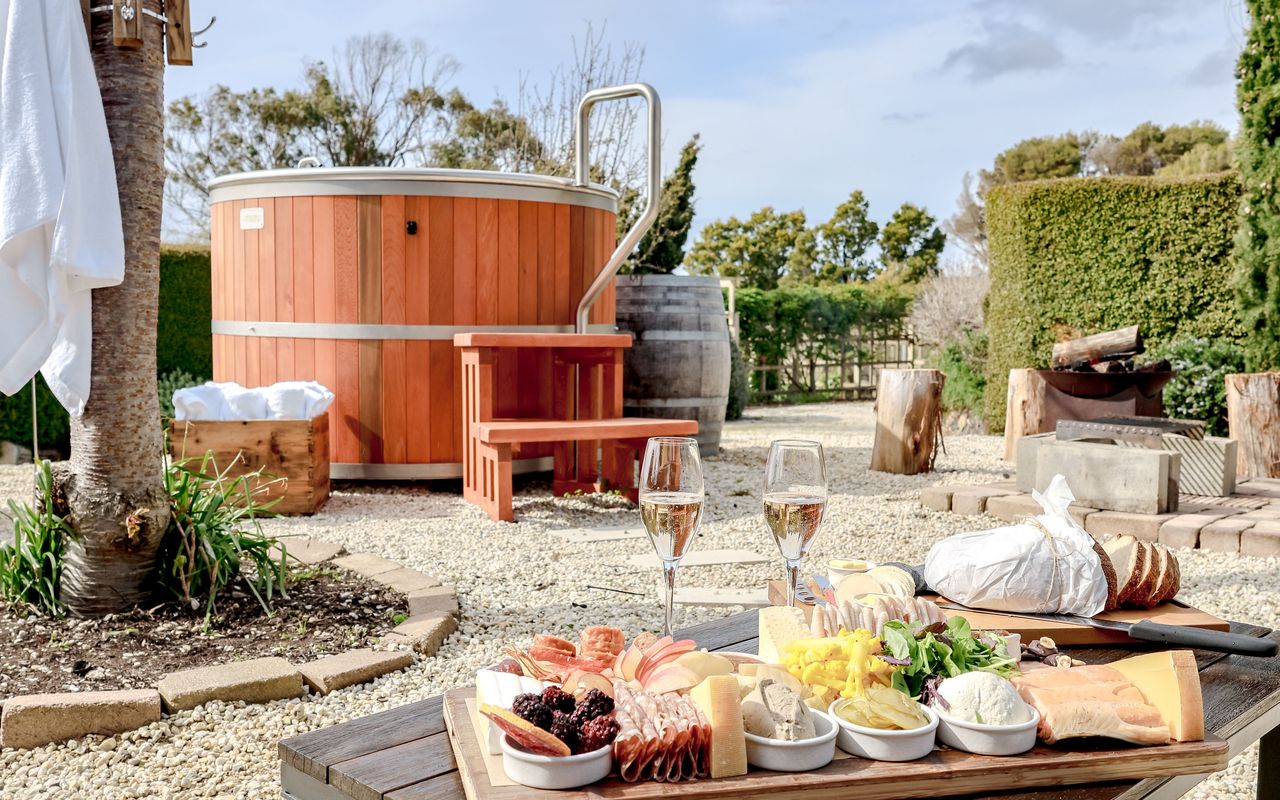 Petite Chateau | Waterfront chateau with Hot Tub