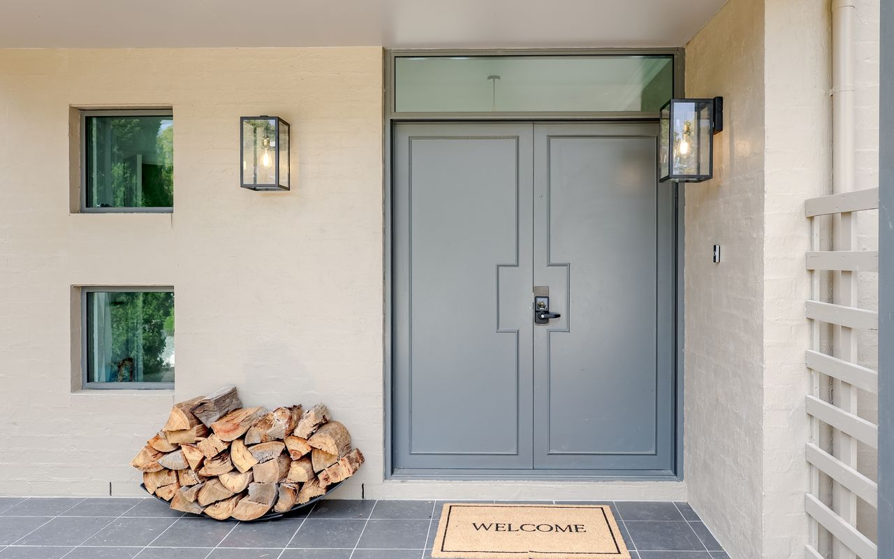 Chateau Clarence & Petite Chateau | Luxurious Waterfront Retreat
