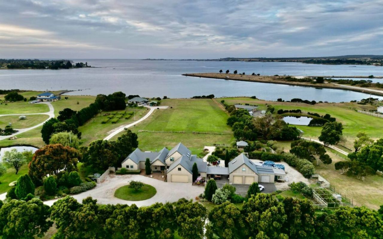 Chateau Clarence & Petite Chateau | Luxurious Waterfront Retreat