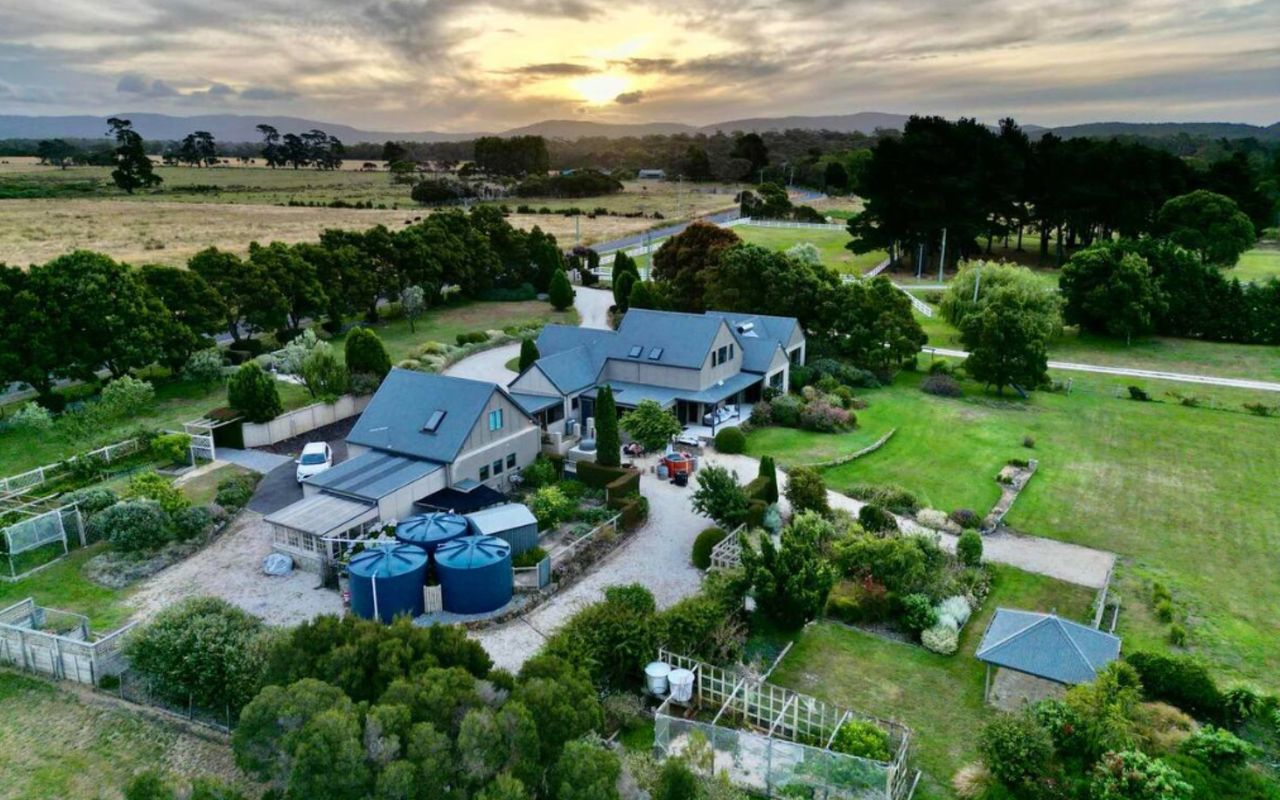 Chateau Clarence & Petite Chateau | Luxurious Waterfront Retreat
