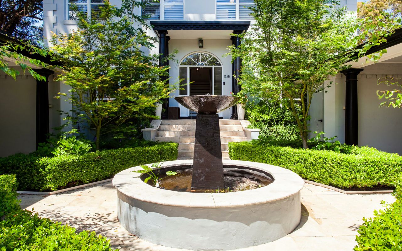 The Modern Ritz Riverview IH