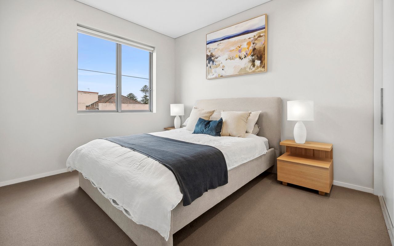 Surfers Paradise, Manly Beach I90