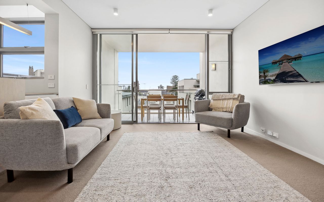 Surfers Paradise, Manly Beach I90