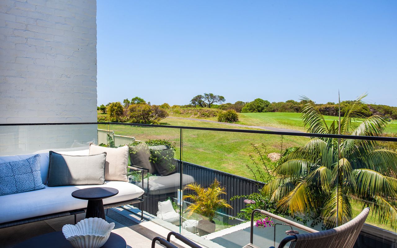 Modern Beachside Haven, Malabar ISYD