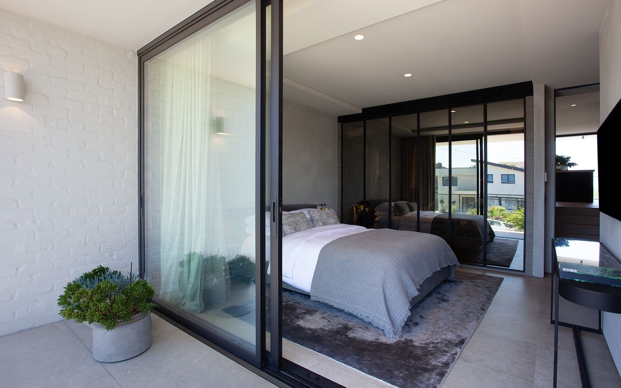 Modern Beachside Haven, Malabar ISYD