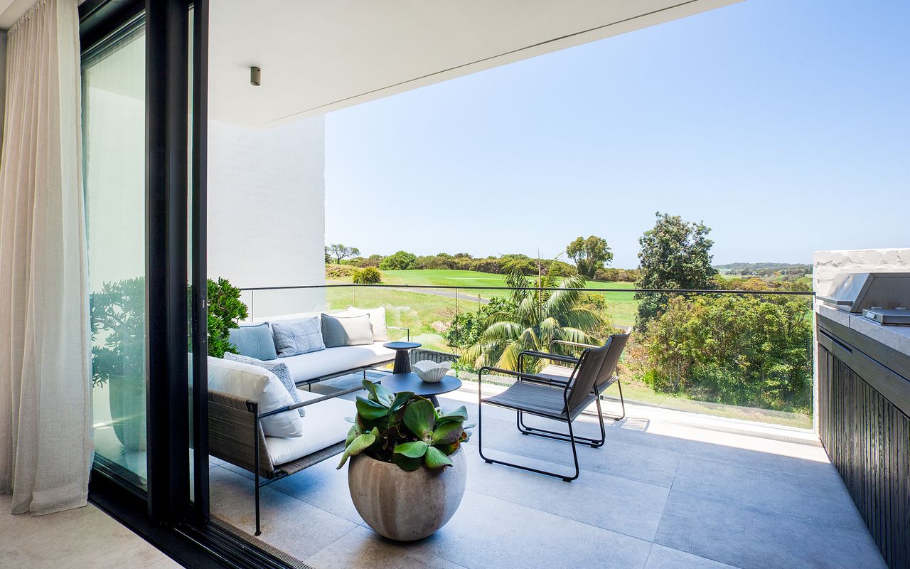 Modern Beachside Haven, Malabar ISYD