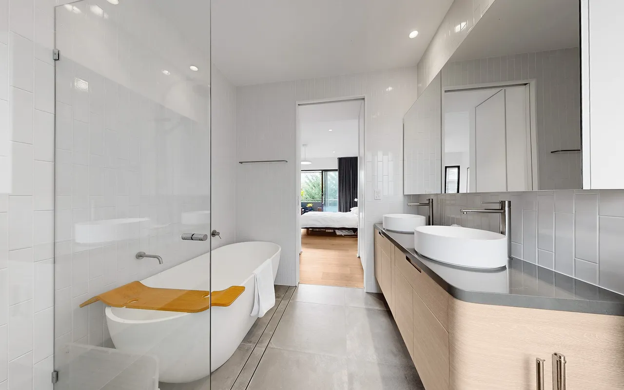 Bay Dream, Double Bay IH