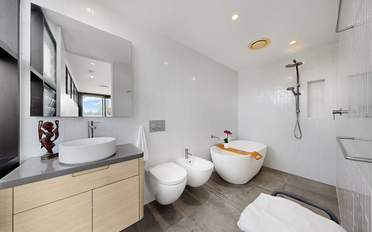 Bay Dream, Double Bay IH