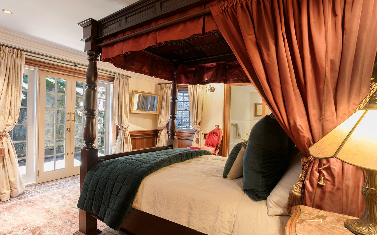 Darling Manor IBO