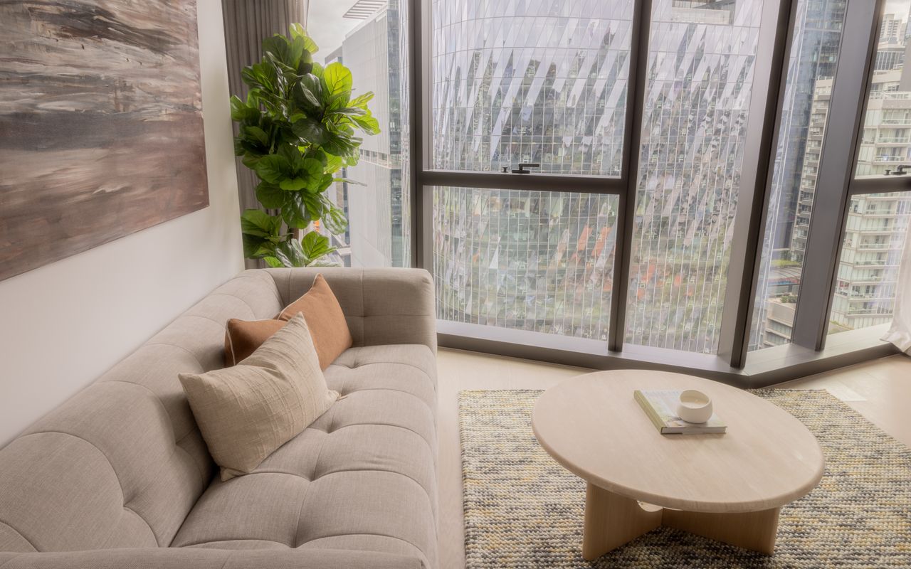 Una Mas Apartment, Docklands IMEL
