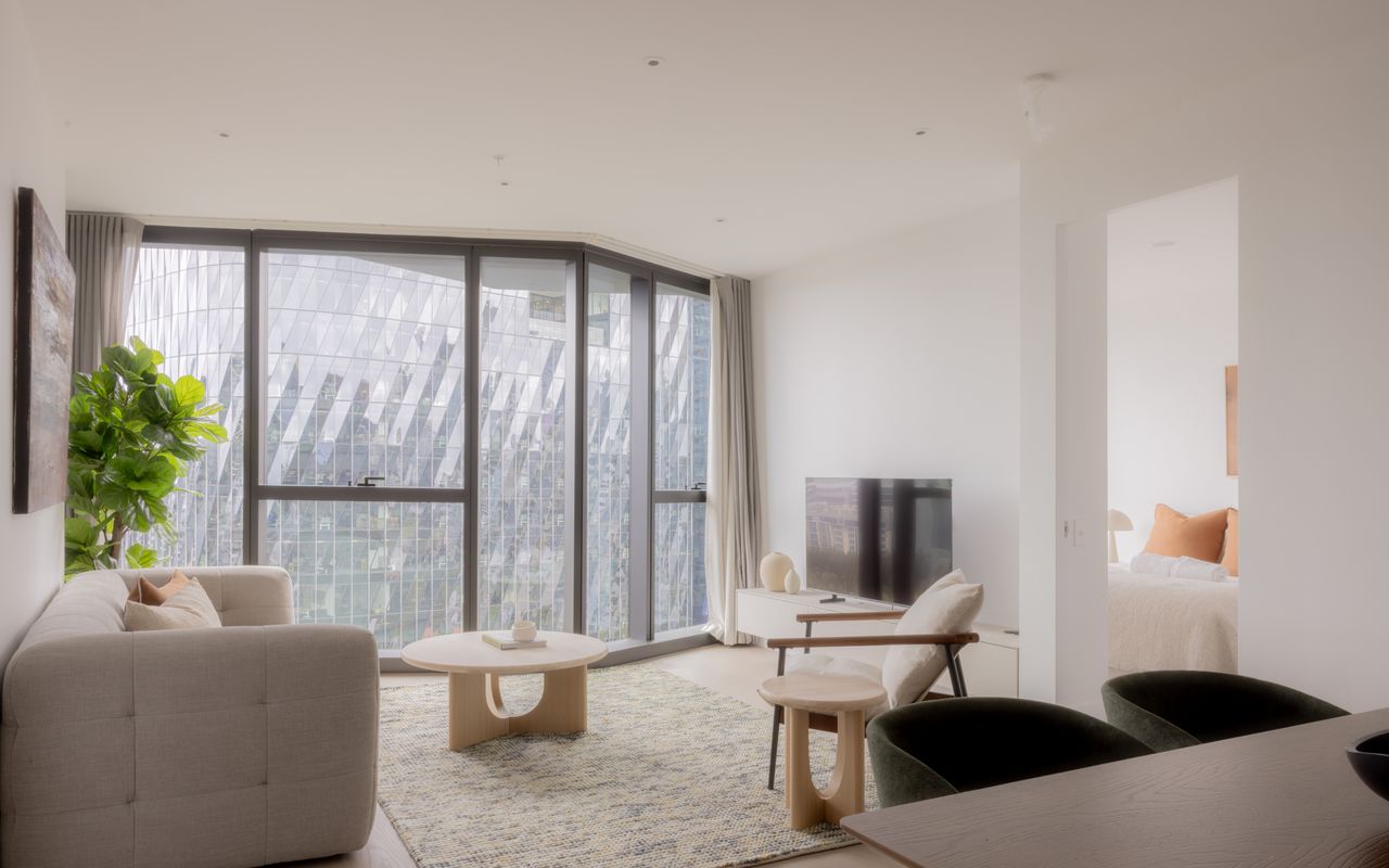 Una Mas Apartment, Docklands IMEL