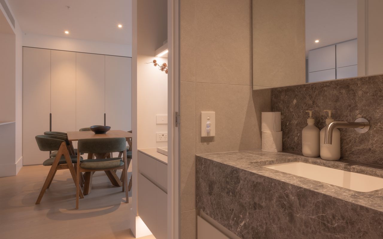 Una Mas Apartment, Docklands IMEL