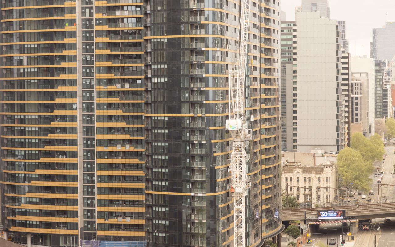 Una Mas Apartment, Docklands IMEL