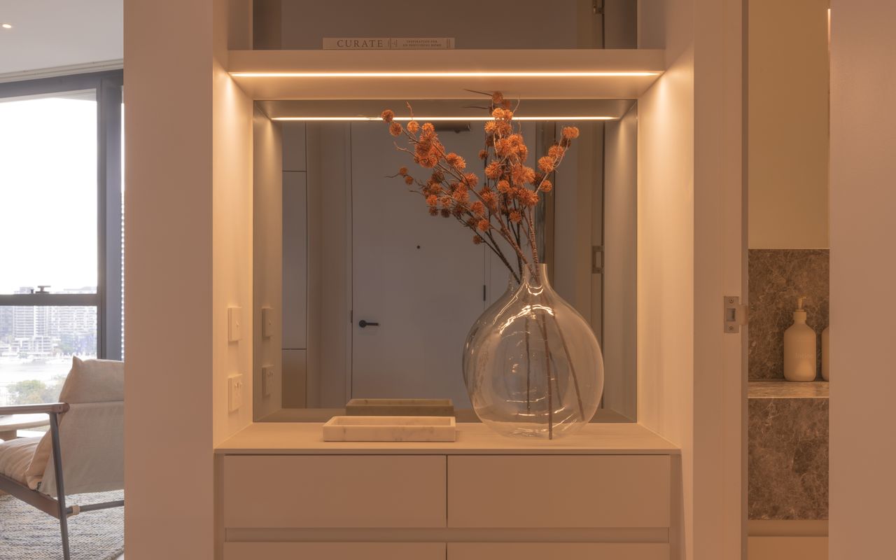 Una Mas Apartment, Docklands IMEL