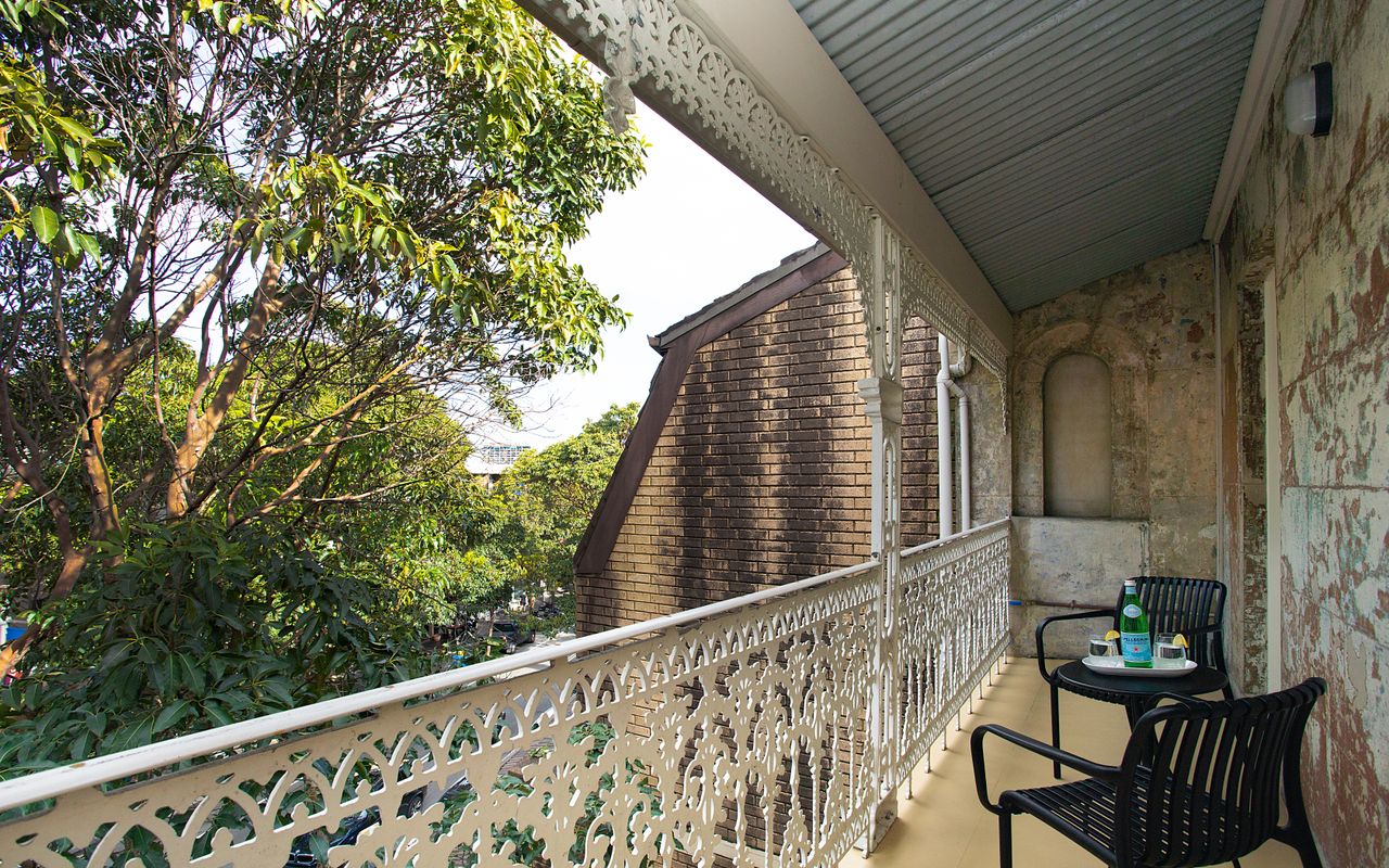The Crown, Six Surry Hills ISYD
