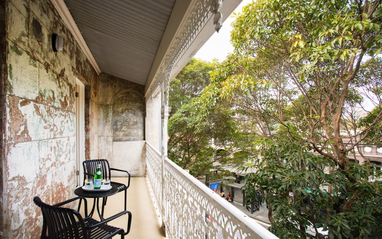 The Crown, Six Surry Hills ISYD