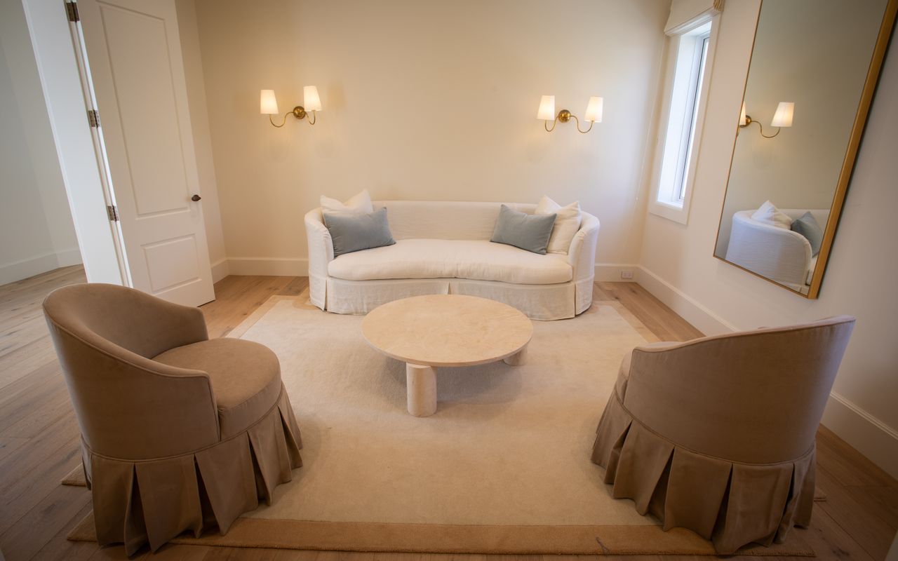 The Esplanade Escape, Balmoral LH LUXE