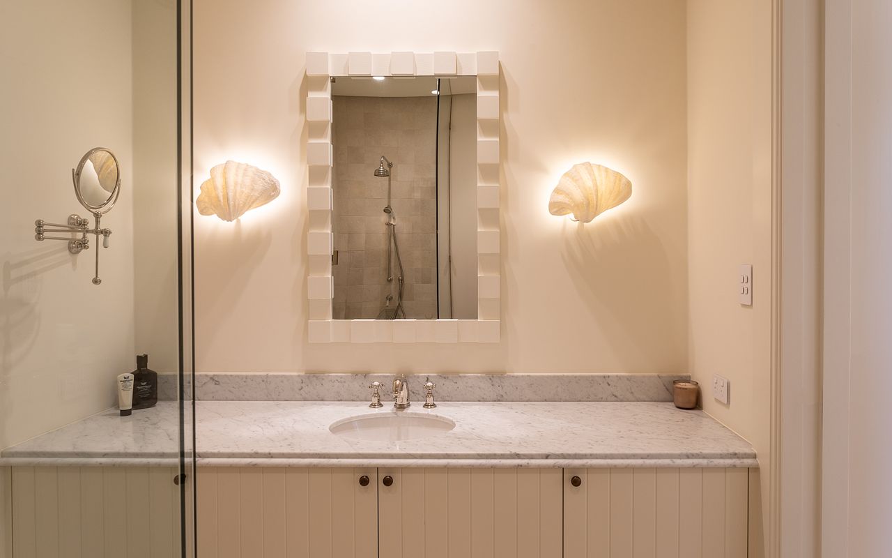 The Esplanade Escape, Balmoral LH LUXE