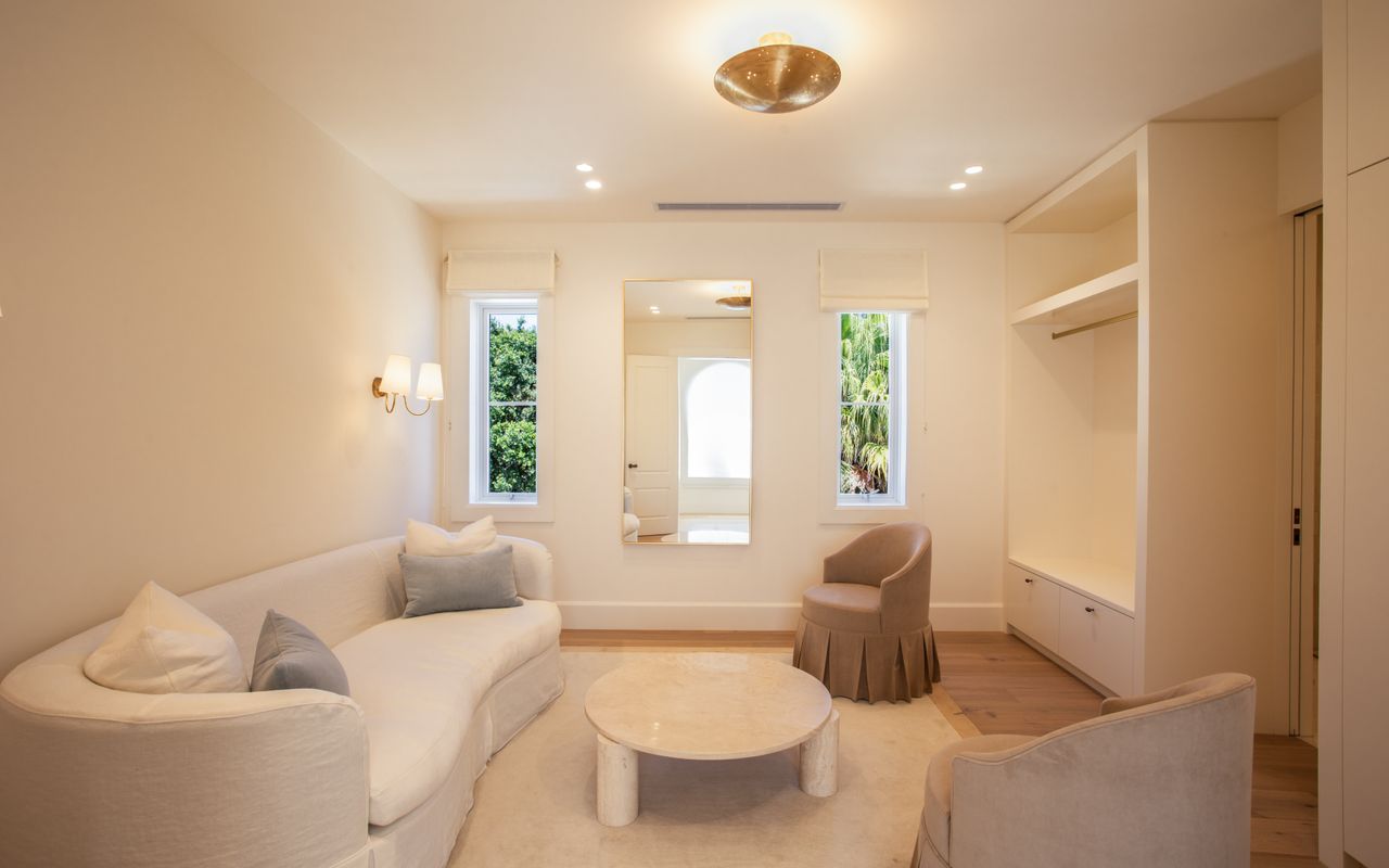 The Esplanade Escape, Balmoral LH LUXE