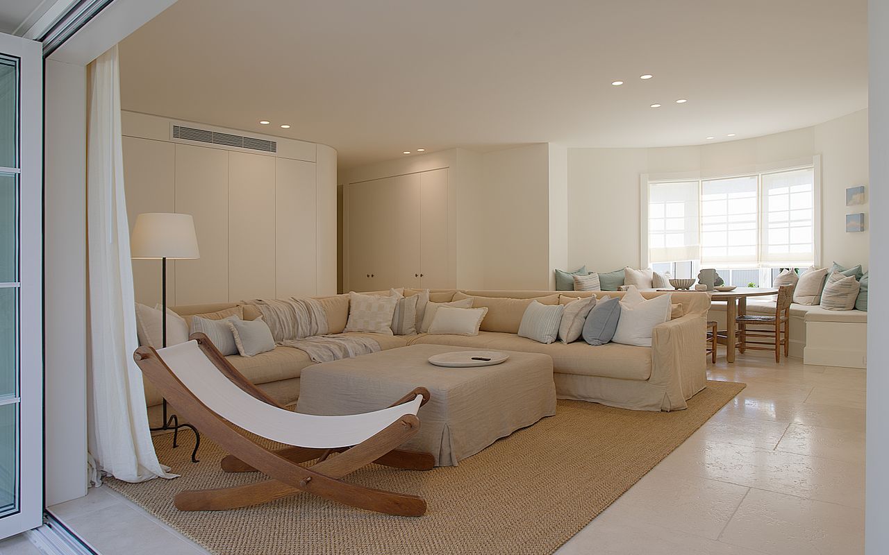 The Esplanade Escape, Balmoral LH LUXE